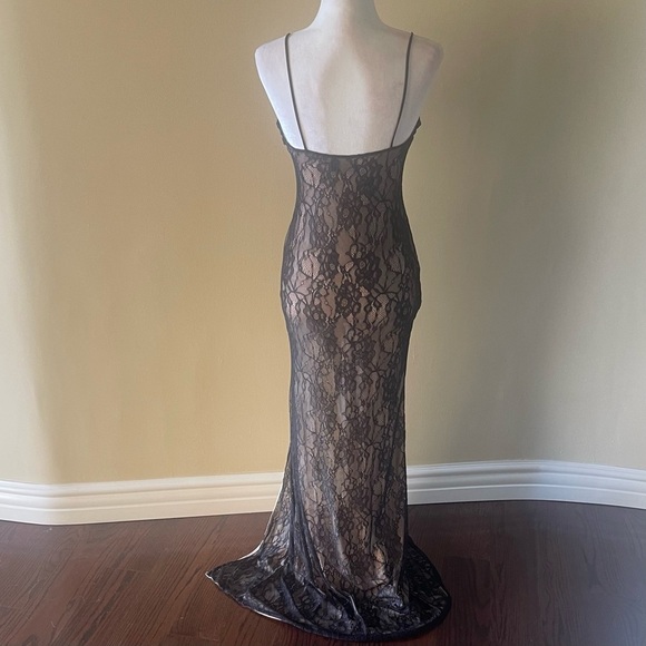 ASOS Design Lace Sheer Maxi Dress - Picture 3 of 10